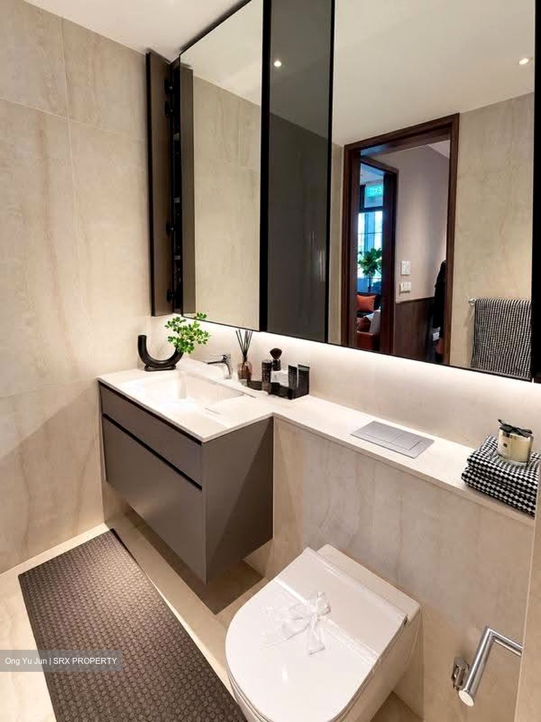 The Continuum (D15), Apartment #635060581